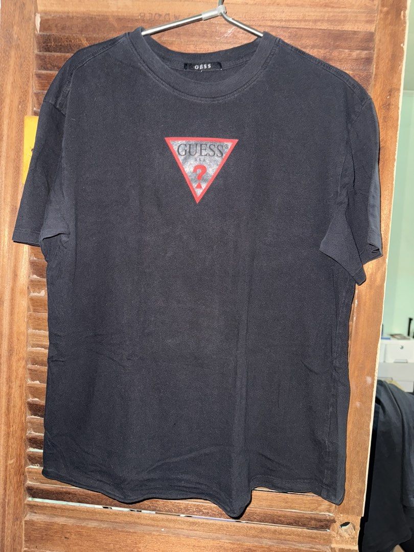 Guess shirt (Category: Shirts) located in San Pedro. Submitted by vennizventura (Listing ID 1460767672, Image 1). Description: Size S in tag but can fit up to Medium Guaranteed authentic Tastas yung lining Please note: Color may slightly vary in photos due to lighting. 😊.