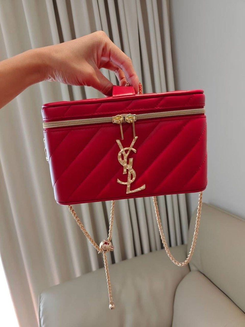 GWP ITEMS (Category: Cross-body Bags) located in Orani. Submitted by lovely.items1983 (Listing ID 1460918276, Image 1). Description: .