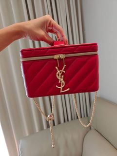 (Category: ) located in . Submitted by lovely.items1983 (Listing ID 1460918276, Image 1). Description: .