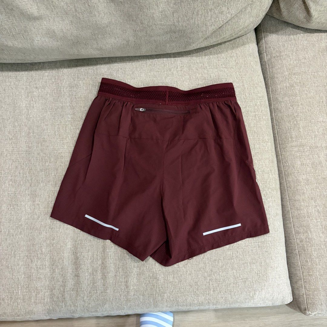 Gymshark Train Short 5” Burgundy (Category: Activewear) located in Quezon City. Submitted by aleceubank (Listing ID 1460740674, Image 2). Description: Gymshark Train Short 5” Burgundy Size S (30-32) Used 2x cut tag 1.5k .