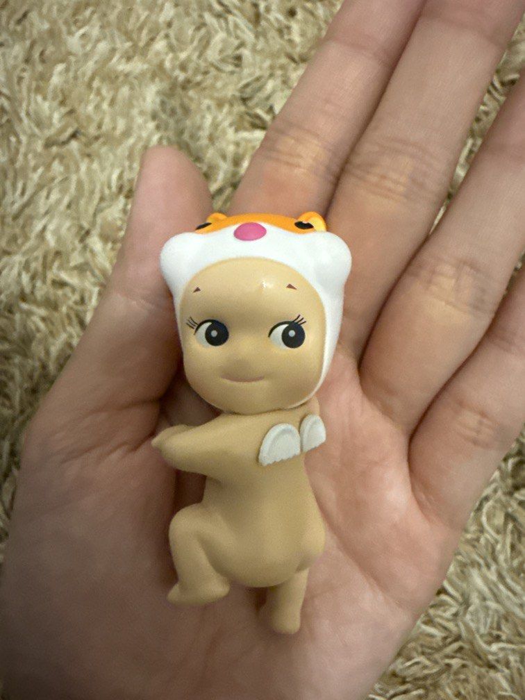 Hamster Looking Back Sonny Angel (Category: Designer & Blind Box Toys) located in Manila. Submitted by soleil_chandra206 (Listing ID 1460843333, Image 1). Description: .