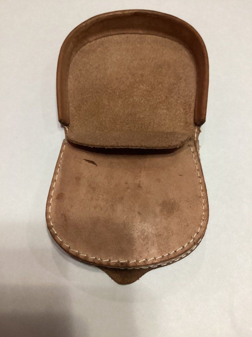 Handmade Leather Mexico Coin Purse (Category: Wallets & Card Holders) located in Davao. Submitted by ferdipt (Listing ID 1460787619, Image 2). Description: Vintage Leather Mexico Coin purse 3.5 inches wide 3 inches lenth Horse shoe wallet.