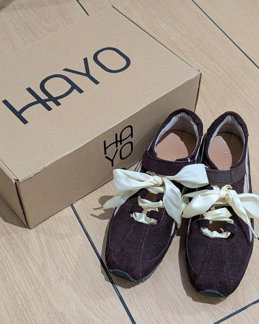 HAYO Dulce Chocolat Sneakers (Category: Sneakers) located in Quezon City. Submitted by cindylb (Listing ID 1460859024, Image 1). Description: - Size 7 on tag but best fits size 6 since toe box is pretty narrow - Used once only for a quick errand and stored well so this is good as new (no flaws, just forgot to close the other velcro strap on pic) - Includes original box and extra ribbons.