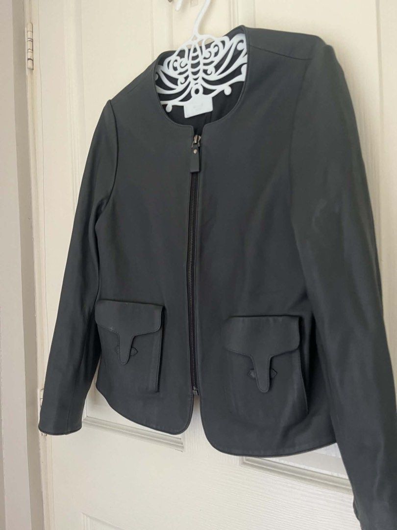 Hermes H Collarless Navy Blue Leather Jacket (Category: Luxury Apparel) located in Muntinlupa City. Submitted by thevintageeditbyashley (Listing ID 1460741828, Image 2). Description: -Size is small, fits xs-medium -Has no more tags -No flaws -The Row, Loro Piana, Loewe, Brunello Cucinelli, Toteme, Delvaux, Valextra, Moynat, Bottega Veneta, Berluti, Kiton, Zegna, Giorgio Armani, Ralph Lauren, Max Mara, Jil Sander, Lemaire, Massimo Dutti, Zara, Tod