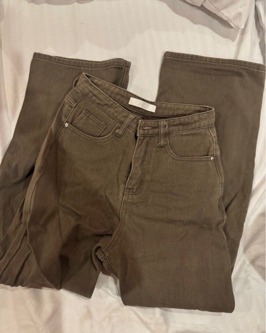 high-waist brown denim pants (Category: Jeans) located in Manila. Submitted by kvenriri (Listing ID 1460850618, Image 2). Description: fits 25-26 waist.