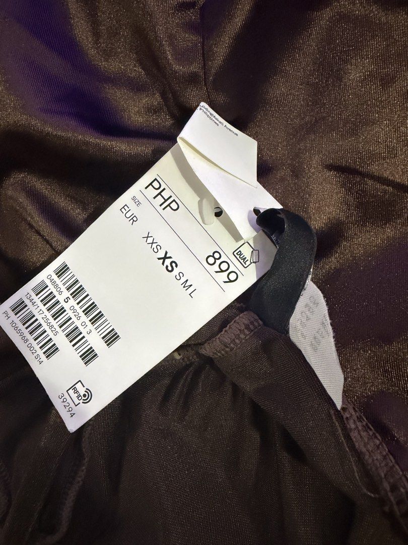 H&M BROWN FITTED DRESS (Category: Dresses) located in Iligan City. Submitted by my.preloved29 (Listing ID 1460888460, Image 2). Description: NEVER BEEN WORN OUT ONLY TRIED ON.