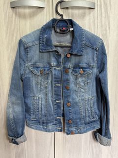 (Category: ) located in . Submitted by summercloset (Listing ID 1460803218, Image 1). Description: .