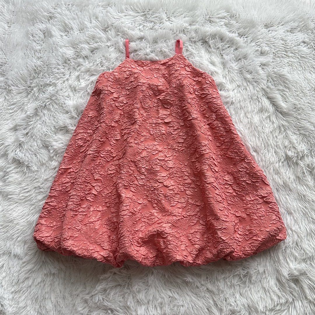 H&M dress 5-6T (Category: Babies & Kids Fashion) located in Dagupan City. Submitted by flor_sandra (Listing ID 1460723638, Image 1). Description: Likenew No flaws.