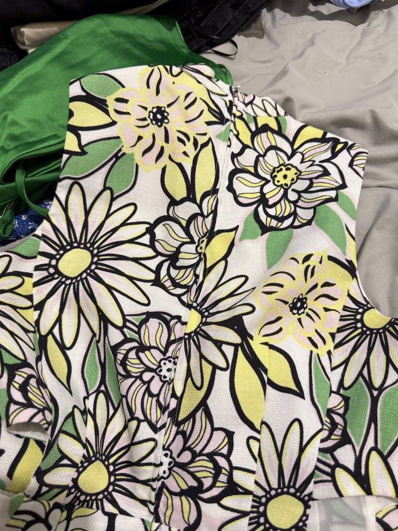 H&M Floral Dress (Category: Dresses) located in Pasig City. Submitted by yshishopping (Listing ID 1460816984, Image 2). Description: .
