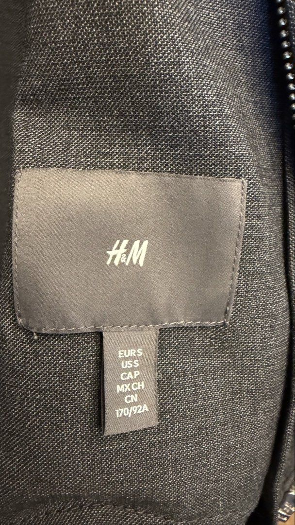 H&M Jacket/Blazer (Category: Coats, Jackets and Outerwear) located in Makati City. Submitted by rarehawk_ed33dd (Listing ID 1460793676, Image 3). Description: Color: Dar Gray.