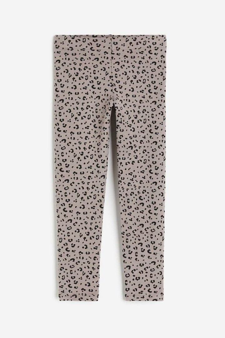 H&M KIDS LEGGINGS (Category: Babies & Kids Fashion) located in Baguio. Submitted by ellromavariety (Listing ID 1460902488, Image 1). Description: H&M Kids Greige Leopard Print Leggings Size: 9-10 on tag Likenew condition Parang never benn used sya. Malinis yung material walang stretced part, lints etc. They are typically made from soft cotton jersey blended with elastane for flexibility and feature a comfortable elasticized waistband. ₱99.