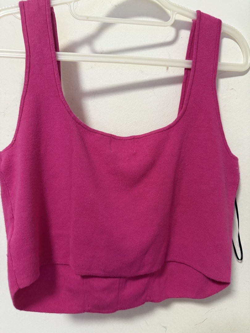 H&M Pink Ribbed Cropped Top (Category: Sleeveless) located in Paranaque City. Submitted by zen.dycluttering (Listing ID 1460863392, Image 2). Description: - Pink H&M cropped tank top - Ribbed knit material - Square neckline with wide straps - Used once Size: Large to XL.