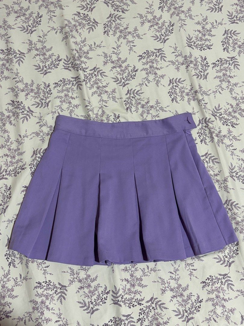H&M PLEATED SKIRT (Category: Skirts) located in Iba. Submitted by byshannenkeith (Listing ID 1460892538, Image 1). Description: Tennis-style or school-uniform aesthetic Color Lilac/Purple Size Small-Medium 26-27 Used only once at Aurora Fest 2023 .