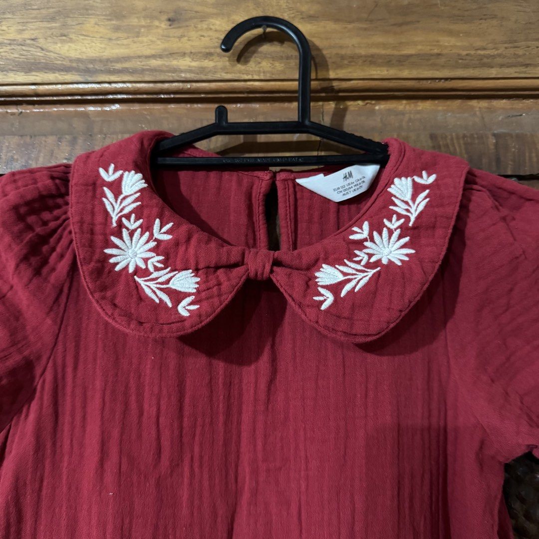 H&M Red Collared Dress 6-7T (Category: Babies & Kids Fashion) located in Quezon City. Submitted by akoysicha (Listing ID 1460723583, Image 2). Description: H&M Size on tag is 6-7 Like new, used once only.