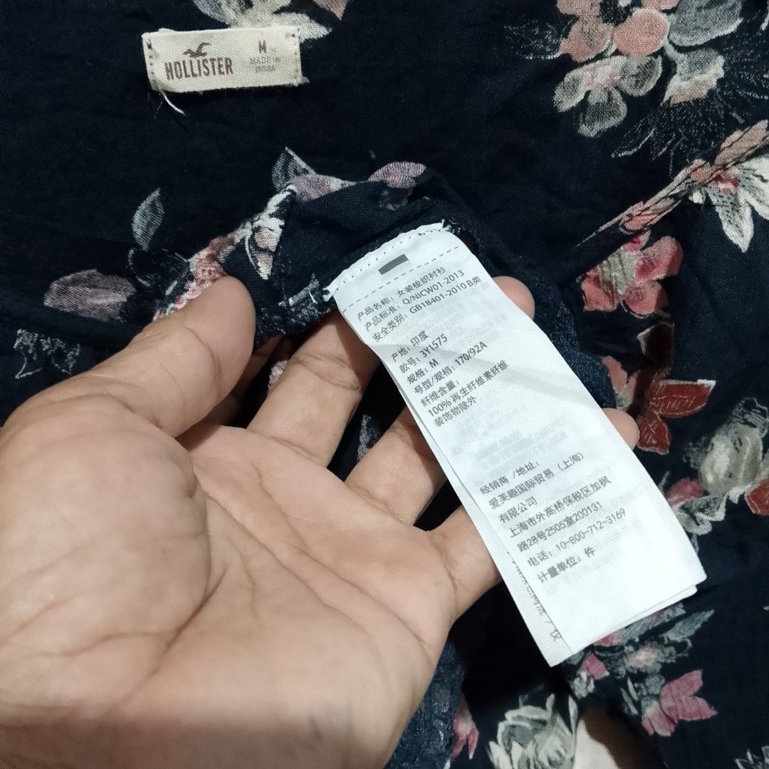 Hollister Bell Sleeves (Category: Blouses) located in Davao. Submitted by outdatedfinds (Listing ID 1460719120, Image 1). Description: For Sale Po Hollister Dark Floral Blouse Wide Bell Sleeves with Lace Size Medium on Tag Excellent Condition 349 Freeshipping Davao City Location Hmu F Interested .