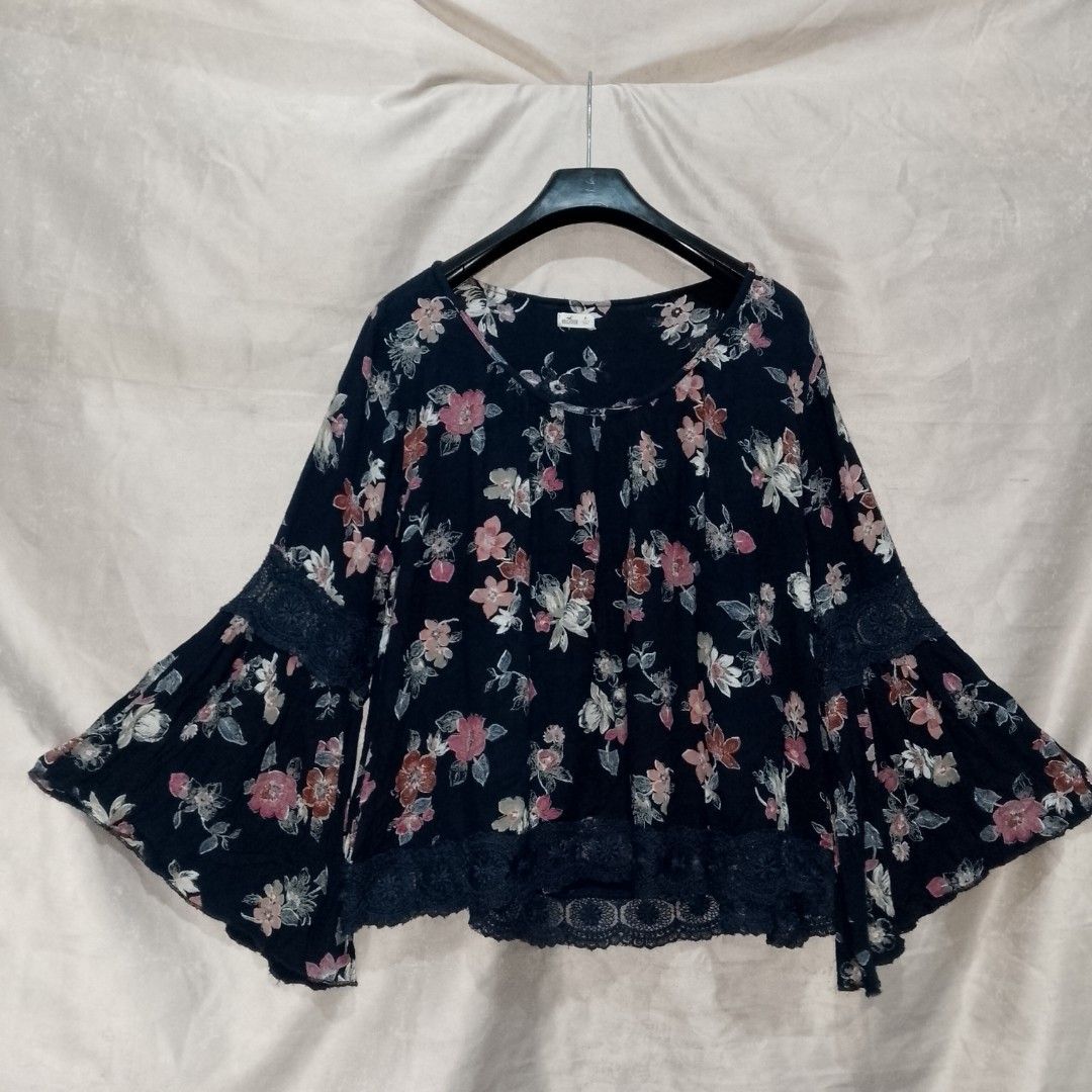 Hollister Bell Sleeves (Category: Blouses) located in Davao. Submitted by outdatedfinds (Listing ID 1460719120, Image 2). Description: For Sale Po Hollister Dark Floral Blouse Wide Bell Sleeves with Lace Size Medium on Tag Excellent Condition 349 Freeshipping Davao City Location Hmu F Interested .