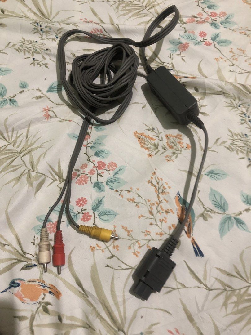 Hori Snes Super Famicom Gamecube AV switching cable (Category: Cables & Chargers) located in Quezon City. Submitted by markgolveo (Listing ID 1460815162, Image 2). Description: Hori Snes Super Famicom Gamecube AV switching cable.