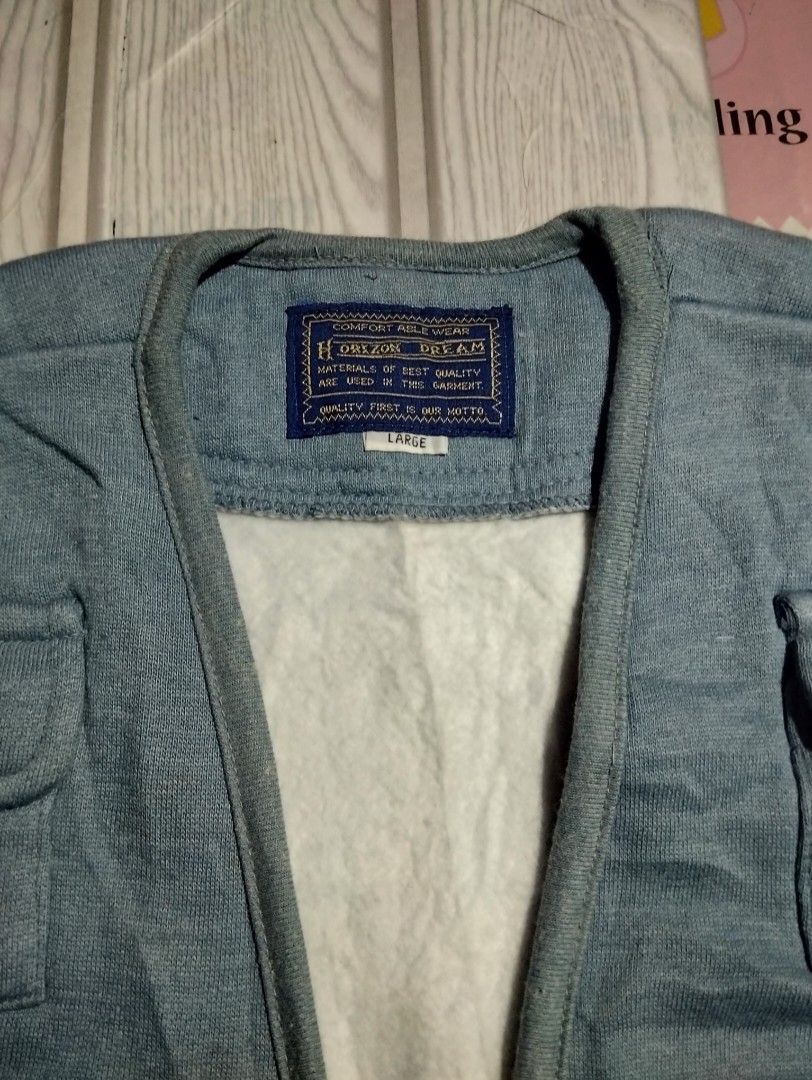 Horizon Dream Vest (Category: Vests) located in Makati City. Submitted by christhrift10 (Listing ID 1460914004, Image 2). Description: Horizon Dream Cargo Vest Large on tag 22.5x25 Good condition P250+sf Loc.Olympia, Makati Pick-up or Delivery Gcash ready if J&T.