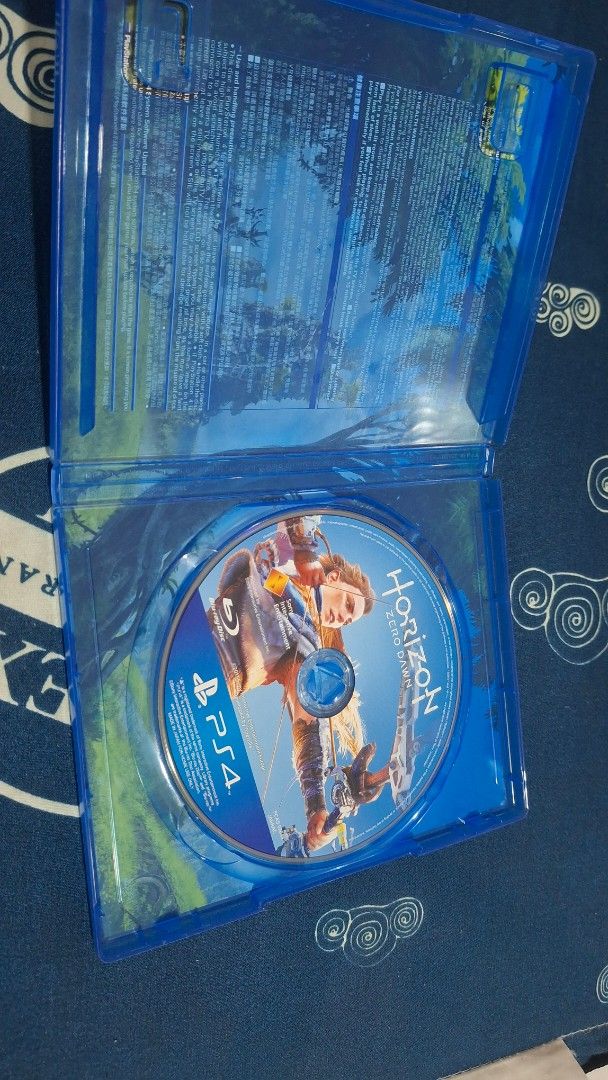 Horizon Zero Dawn PS4 Game (Category: PlayStation) located in Dasmarinas. Submitted by declutterstuffs5738 (Listing ID 1460853805, Image 3). Description: PS4 game: Horizon Zero Dawn - Complete with game disc and case P600 📍Location: Dasma, Cavite 💳 Payment FIRST. Option: GCash, Maya, BPI 🚚 Courier: Lalamove or if you have a preferred courier. ***Delivery fee will be shouldered by the buyer. .