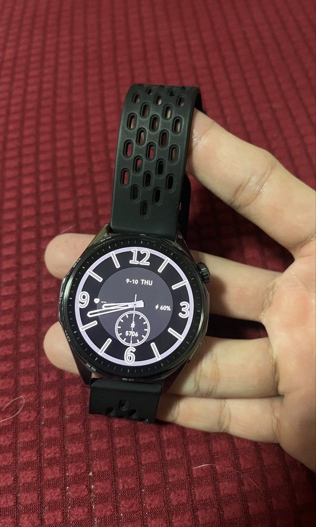 Huawei Watch GT6 (Category: Wearables & Smart Watches) located in Manila. Submitted by gianmiguelvillavicencioc (Listing ID 1460854904, Image 1). Description: Huawei Watch GT 6 — Complete Set Selling my Huawei Watch GT 6 in good condition. ✅ Watch ✅ Original box ✅ Original strap ✅ Original charger ✅ Complete set Condition: Good / well-maintained Inclusions: Original box, strap & charger Reason for selling: [Optional — upgrading / seldom used] 📍 