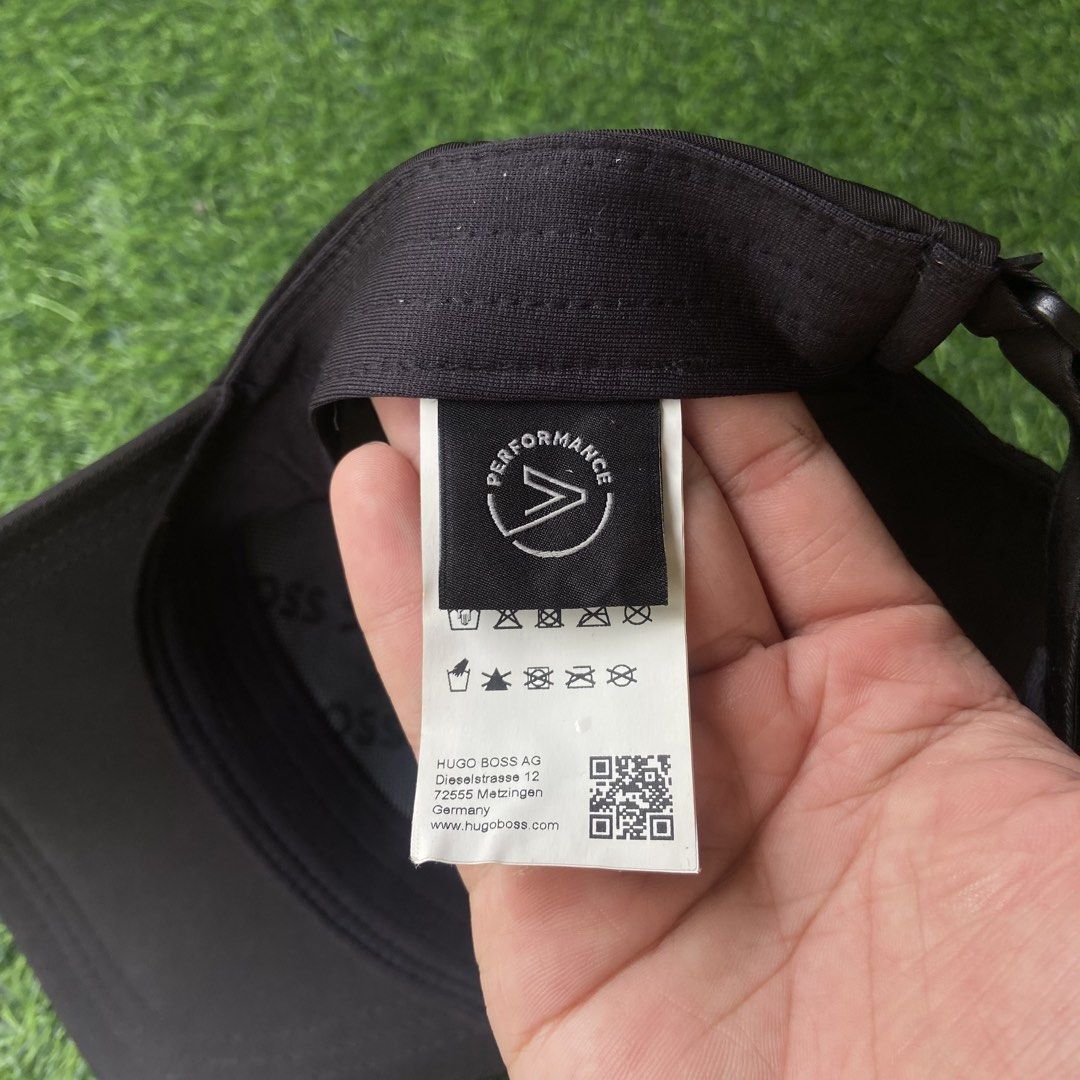 Hugo Boss Sevile Performance 1 Cap (Category: Caps & Hats) located in Davao. Submitted by payts.wruh (Listing ID 1460804735, Image 2). Description: Hugo Boss Sevile Performance 1 Cap one size fits all excellent condition no issue 💌💌💌.