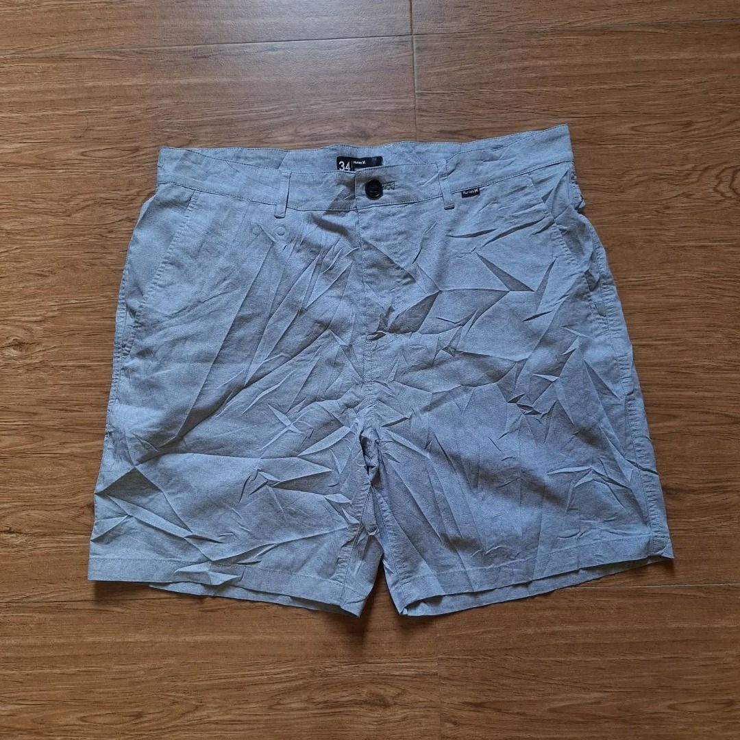 Hurley Walk short (Category: Shorts) located in Calatrava. Submitted by freecyclethreads (Listing ID 1460896743, Image 2). Description: Hurley Walk short Excellent Condition Size: 34 Mine: 400 + Shipping Fee Courier: J&T MOP: GCASH, GoTyme 📌 Note: Color may vary due to lighting. Payment first only. No cod/cop..