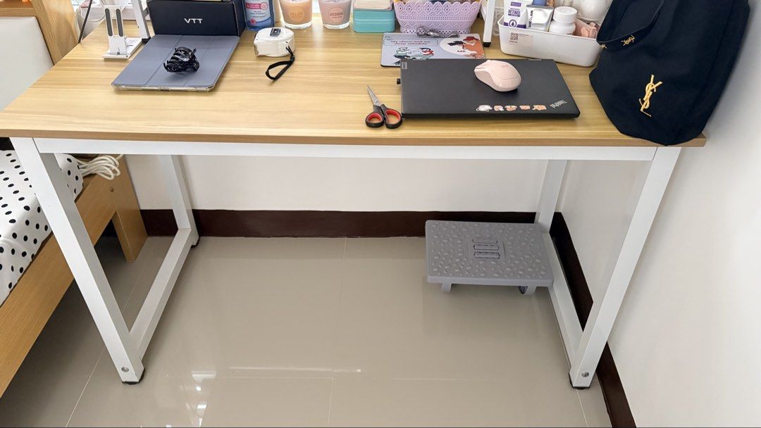 ICON Gaming Computer Table Wood 120x60CM Yellow + White (Category: Tables & Sets) located in Taguig. Submitted by kamsafire (Listing ID 1460766420, Image 3). Description: - Sturdy computer table - Wood top with white metal legs - Dimensions: 120cm (L) x 60cm (W) x 74cm (H) - Water and heat resistant surface - Easy to clean - Ideal for gaming or work setup Loc: Tanauan, Batangas.