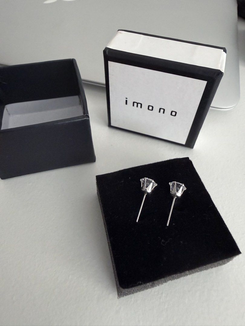 Imono Earrings (Category: Earrings) located in Quezon City. Submitted by klengkerz (Listing ID 1460762175, Image 3). Description: Rfs: walang lock/ pakaw This is brand new. I just got the earring lock, so it doesn’t have earring lock/back. .