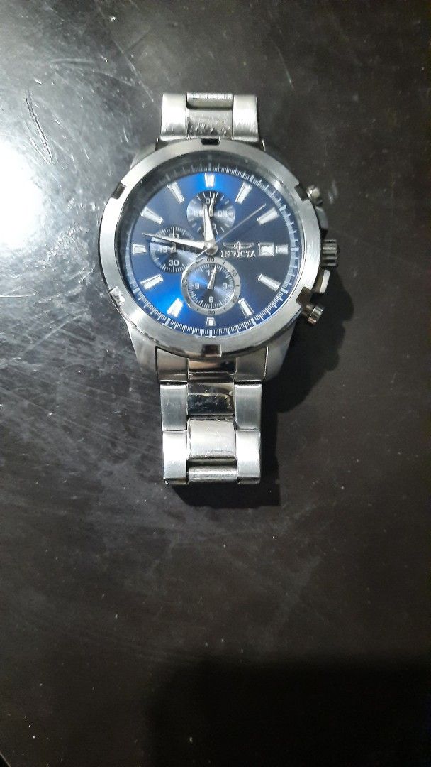 INVICTA Specialty Collection Model No. 19221 (Category: Luxury Watches) located in Valenzuela. Submitted by rass08 (Listing ID 1460751554, Image 1). Description: - Police chronograph watch - Striking blue dial with silver hands and markers - Durable stainless steel band - Multiple subdials for stopwatch functionality - Versatile for daily wear or evening events - Feel free to ask any questions!.
