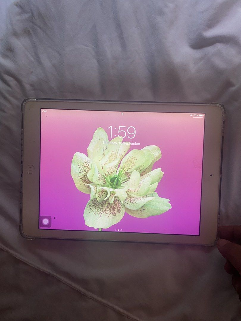 Ipad air first Gen (Category: Laptops & Notebooks) located in Cabanatuan. Submitted by prelovedbycheesekeyk (Listing ID 1460764916, Image 1). Description: Mejo mabagal po cyq See details nlng sa picture Minor dents .