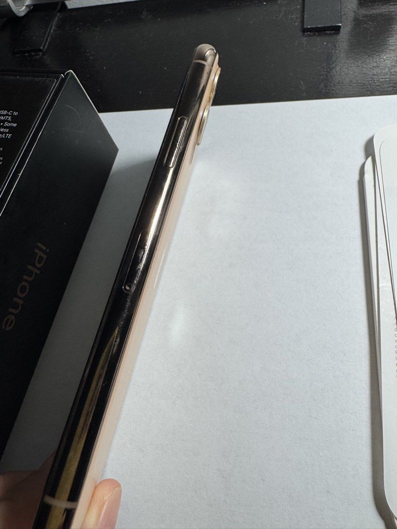 Iphone 11 pro 64gb (Category: iPhone 11 Series) located in Taguig. Submitted by almero22 (Listing ID 1460800892, Image 3). Description: Battery -71 % Cannot use a SIM. Works thru wifi internet. .