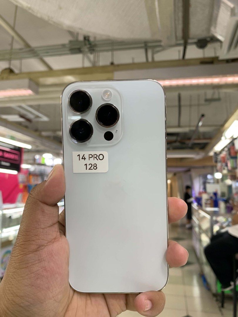 iPhone 14 Pro 128GB Factory Unlock No Issue Secondhand (Category: iPhone 14 Series) located in Pasig City. Submitted by FarAndRayShop (Listing ID 1460779559, Image 1). Description: OPEN FOR SWAP/SELLING/BUYING (RFS: Buy and Sell) Price: 30,499 iPhone 14 Pro 128GB •FACTORY UNLOCK •NO HIDDEN ISSUES •TEST TO SAWA •Authentic Phone Physical store in Greenhills Shopping Center XD-09 Stall Number Look For Rayray Or Anika NO CASH INSTALLMENT We are open 