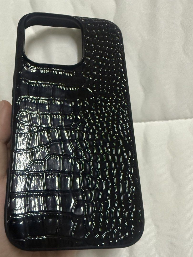 Iphone 16 Pro Faux Crocodile Leather Case (Category: Cases & Sleeves) located in Paranaque City. Submitted by esprit23 (Listing ID 1460797277, Image 2). Description: Was bought in Italy Never been used RFS: Extra .