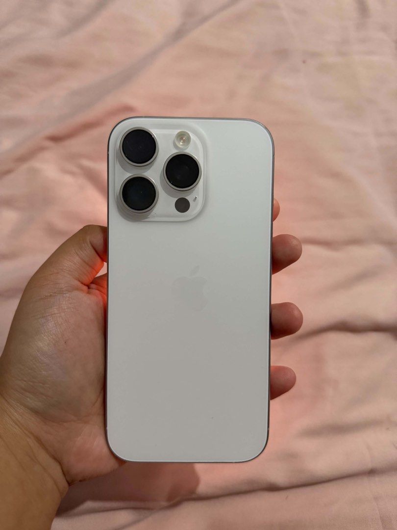 iPhone 16 Pro Silver 128 GB NO ISSUES (Category: iPhone 16 Series) located in Manila. Submitted by babygirlie.ocean (Listing ID 1460900383, Image 1). Description: [WTS LFB] iPhone 16 Pro Silver 128 GB - with charger and free cases - openline - no dents nor scratches. no hidden issue as well | first owner (ladyowned) - 89% bh - can do meetups around taft, mandaluyong, or makati. can also do deliveries - Php 37,500.