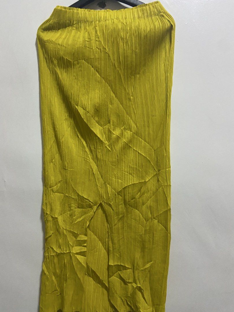 Issey Miyake Pleats Please (Category: Other Bottoms) located in Cagayan de Oro. Submitted by timeless_trends (Listing ID 1460830433, Image 2). Description: dm for more details .