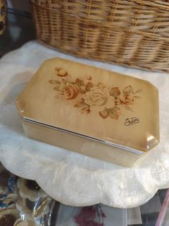 (Category: ) located in . Submitted by thriftteata (Listing ID 1460847685, Image 1). Description: .