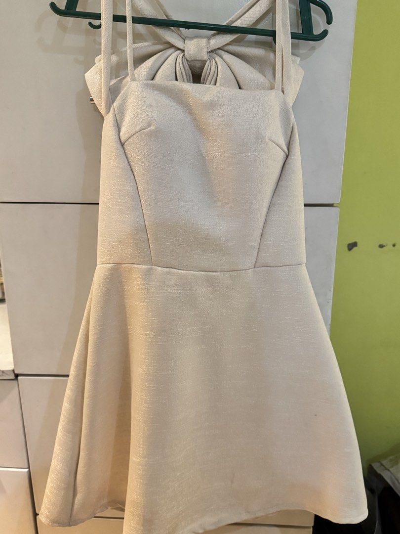 Ivory Shimmery Bow Dress (Category: Dresses) located in Manila. Submitted by keiizumiso (Listing ID 1460773637, Image 1). Description: Ꮚ WTS ⨟ ⇨⠀ ⠀ﾉ Ivory Shimmery Bow Dress ⇨⠀ ⠀ﾉ size m (chat to see flaws) ⇨⠀ ⠀ﾉ need funds for school :C ⇨⠀ ⠀ﾉ sp: ₱2800 op: ₱5000 ⇨⠀ ⠀ﾉ includes dress ⇨⠀ ⠀ﾉ mop: gcash / gotyme / bdo ⇨⠀ ⠀ﾉ mod: jnt or meetup within qc ⇨⠀ ⠀ﾉ Since it’s my first time selling, for your assurance I’m willing to provide my main account 