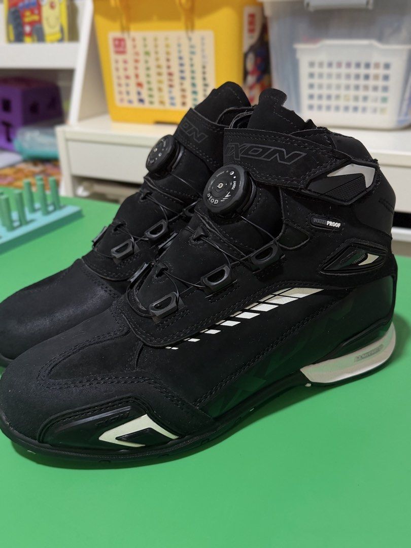 Ixon motorcycle shoes (Category: Boots) located in Marikina City. Submitted by sisbasco999 (Listing ID 1460867037, Image 3). Description: .