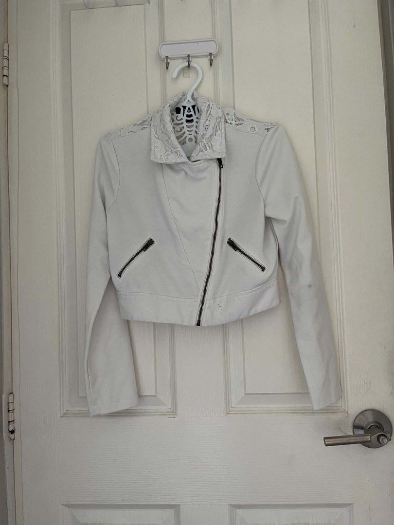 Iz Byer White Laced Biker Crop Jacket (Category: Coats, Jackets and Outerwear) located in Muntinlupa City. Submitted by thevintageeditbyashley (Listing ID 1460730963, Image 2). Description: -Size is small, can fit up to medium -Intricate lace details which makes it so unique -Preppy, Classy, Coquette, Milkmaid, Western, Edgy, Chic, Girly, Feminine, Statement, Princess Polly, Peppermayo, White Fox, Meshki, Showpo, Tiger Mist, Lioness, Kookai, Bard