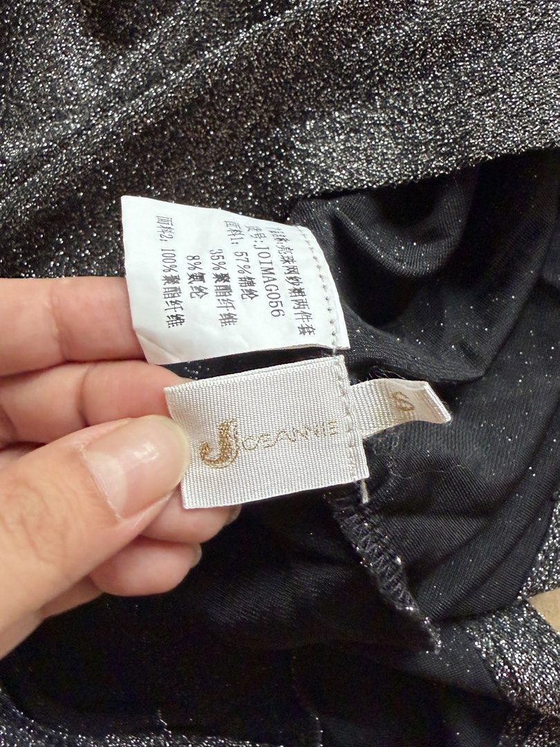 J Ceanne Metallic Silver Shimmer Shift Dress (Category: Dresses) located in Quezon City. Submitted by tidyup.lara (Listing ID 1460919298, Image 3). Description: Best fits XS-S frames Bust 30” Waist 24” stretchable Length 38” Condition 8/10: used but in good condition .