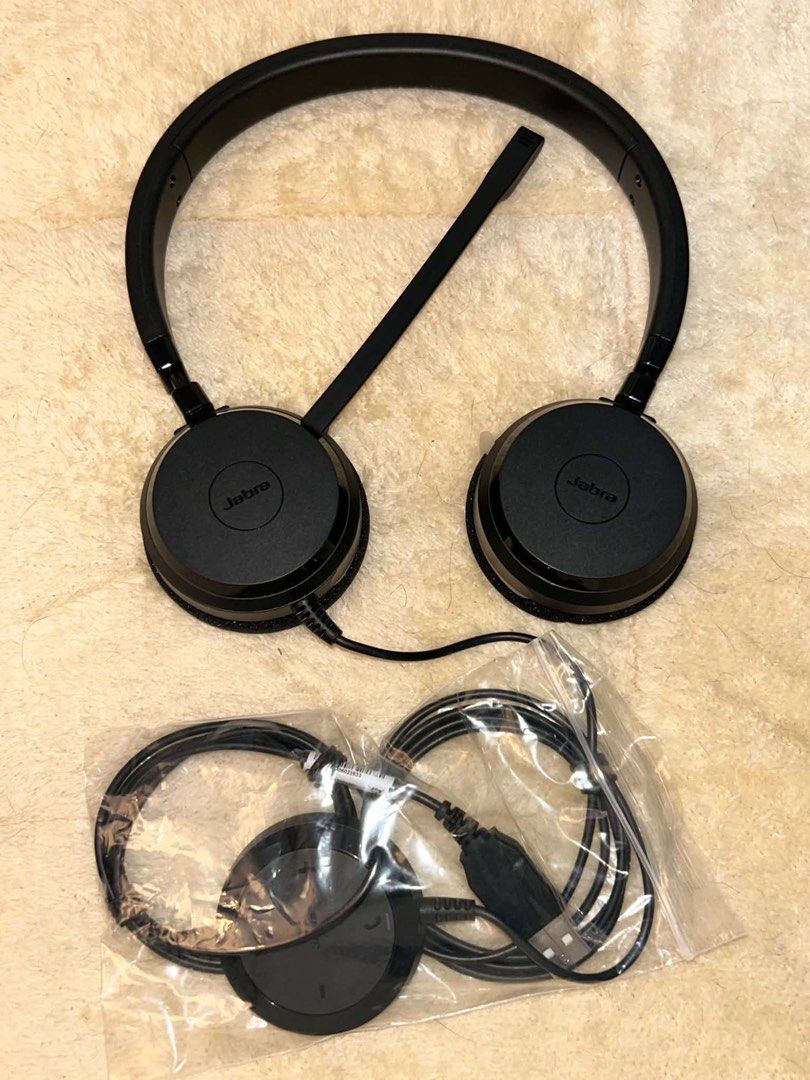 Jabra Evolve 20 Corded Stereo UC Headset HSC016 (Category: Headphones & Headsets) located in Manila. Submitted by clevershark-285003 (Listing ID 1460893925, Image 2). Description: - Jabra Evolve 20 Stereo UC Headset - Model: HSC016 - Part Number: 4999-829-209 - Type: Corded Stereo UC - Origin: Made in China - Ideal for: Calls and general use.