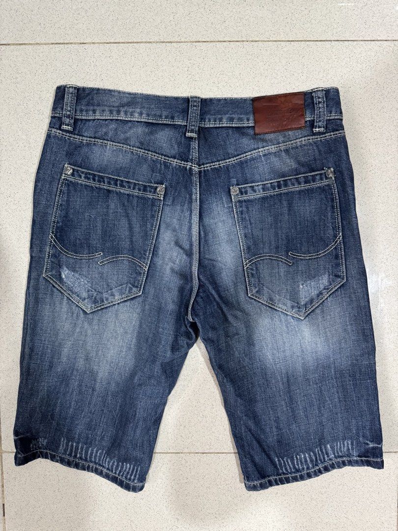 JACK & JONES shorts (Category: Shorts) located in Cagayan de Oro. Submitted by thriftcgyph (Listing ID 1460804564, Image 3). Description: JACK & JONES ₱250 NO ISSUE COLOE RATE: 8/10 NO SIZE ON TAG L: 21 W: 32.
