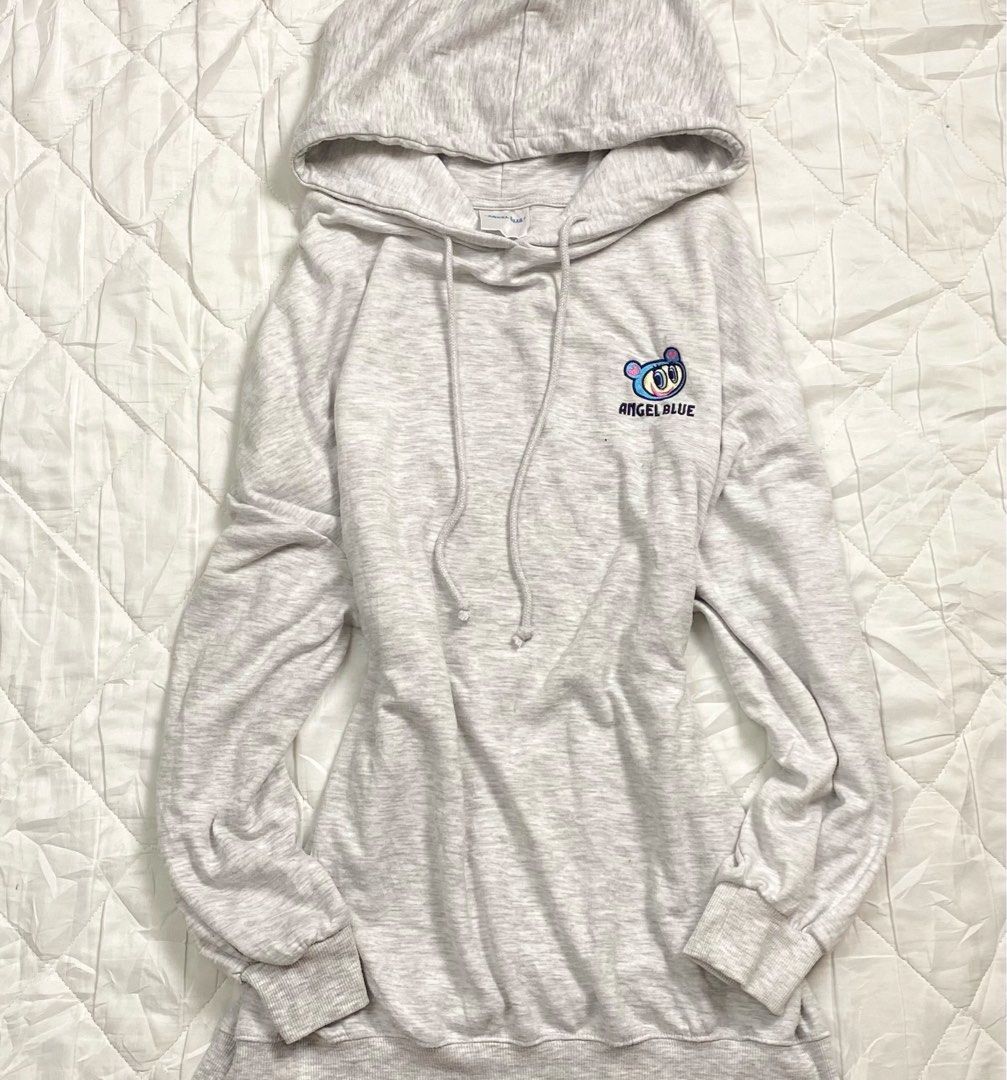 japan angel blue pullover hoodie (Category: Longsleeves) located in Cavite. Submitted by medeathrifts (Listing ID 1460799795, Image 2). Description: 𝜗𝜚 𝓪𝓷𝓰𝓮𝓵 𝓫𝓵𝓾𝓮 🇯🇵 ── ⟢ ・⸝⸝ ⋮ ⌗ ┆꩜ 𝒔𝒊𝒛𝒆: 𝐦𝐞𝐝𝐢𝐮𝐦-𝐥𝐚𝐫𝐠𝐞 (𝒐𝒏𝒆 𝒔𝒕𝒐𝒄𝒌 𝒐𝒏𝒍𝒚) ⋮ ⌗ ┆꩜ 𝐡𝐨𝐨𝐝𝐢𝐞 | grey 𝐚𝐜𝐭𝐮𝐚𝐥 𝐜𝐨𝐥𝐨𝐫 ♡ ⋮ ⌗ ┆꩜ 𝒅𝒆𝒇𝒆𝒄𝒕: — ── ⟢ ・⸝⸝ .