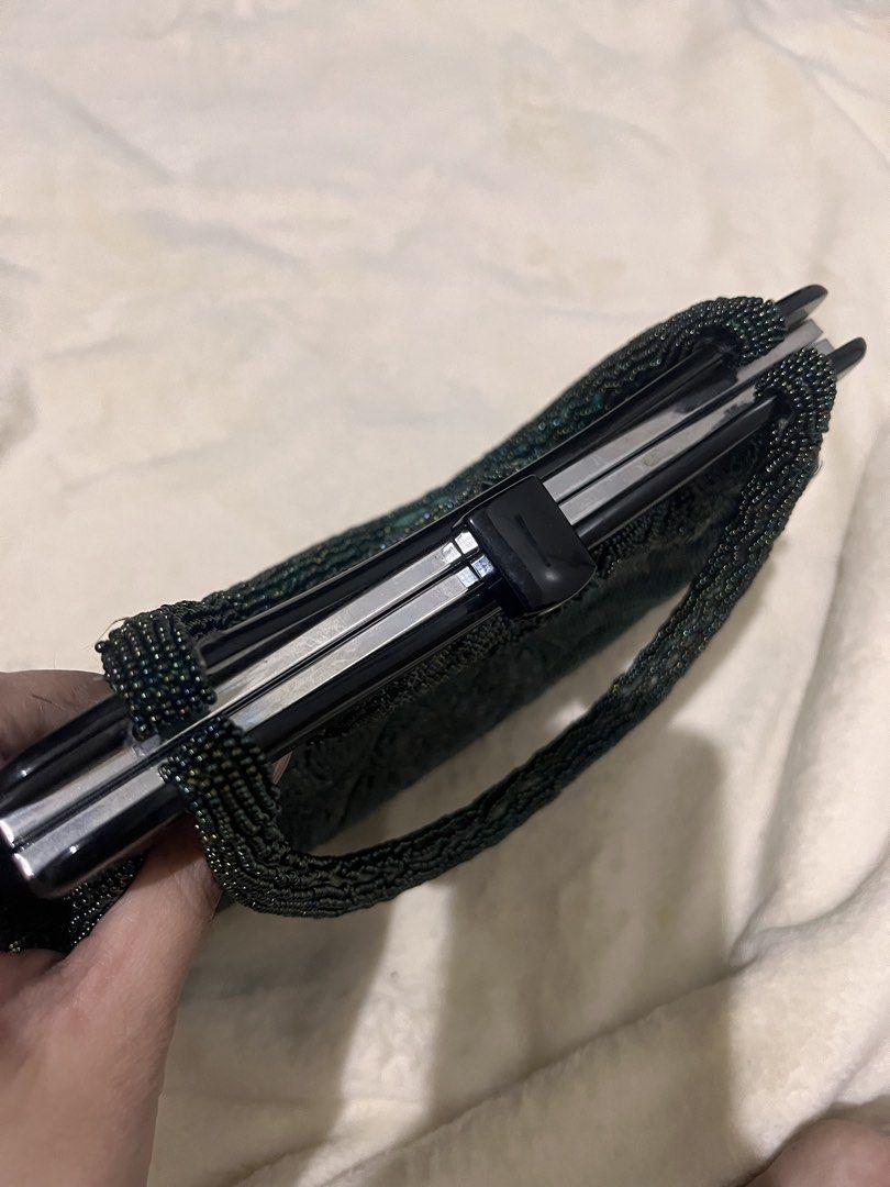 🎌Japan Beadwork Handbag - PRELOVED (Category: Tote Bags) located in Makati City. Submitted by carullee (Listing ID 1460880155, Image 3). Description: Preloved Japan sourced kisslock beaded handbag Color: Emerald Interior: silk/satin Condition: like new minimal flaws .