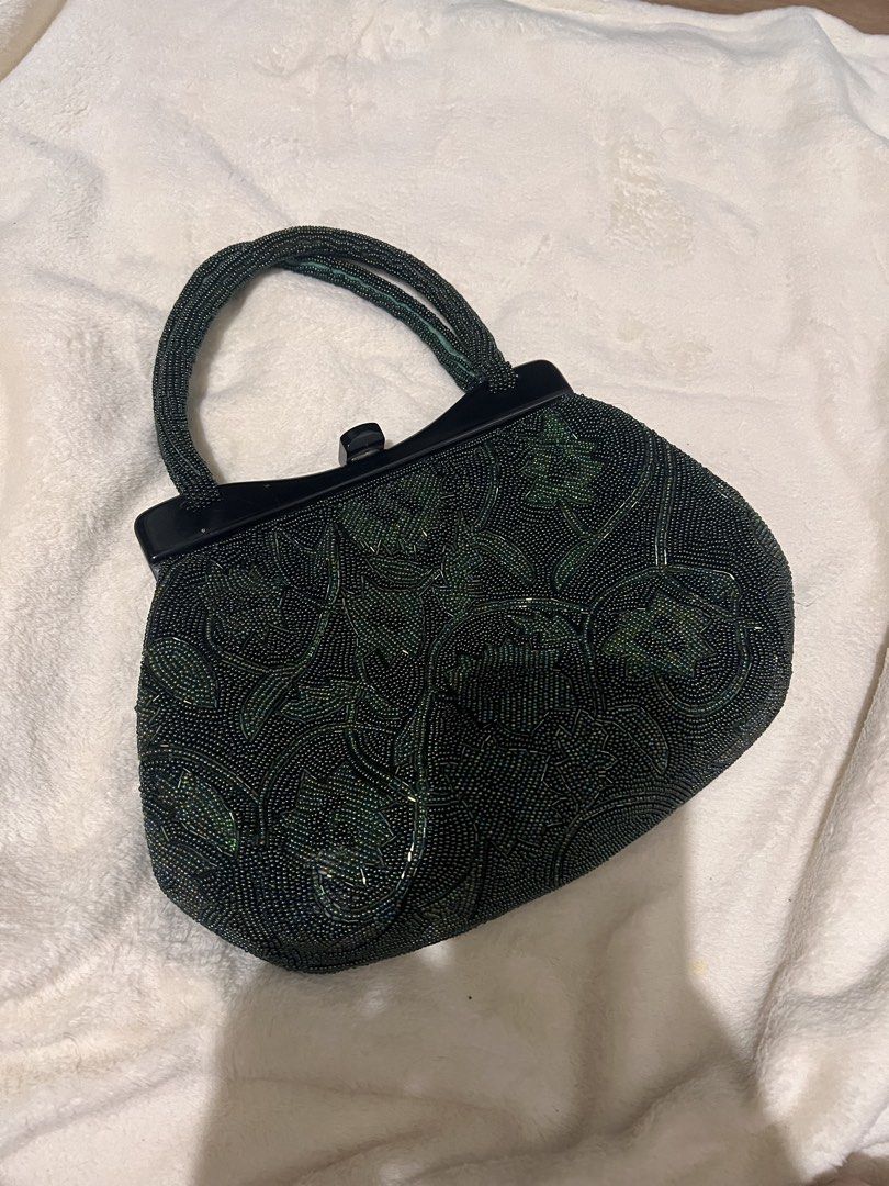 🎌Japan Beadwork Handbag - PRELOVED (Category: Tote Bags) located in Makati City. Submitted by carullee (Listing ID 1460880155, Image 2). Description: Preloved Japan sourced kisslock beaded handbag Color: Emerald Interior: silk/satin Condition: like new minimal flaws .