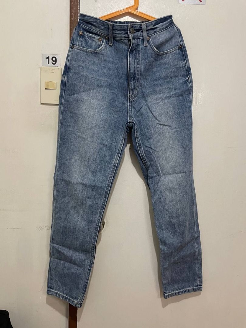 [JAPAN BOUGHT] Blue Denim Jeans (Category: Jeans) located in Caloocan City. Submitted by keenpenguin_1d6e5f (Listing ID 1460757103, Image 1). Description: JAPAN BOUGHT BLUE DENIM JEANS - Classic blue denim jeans - High-waisted style - Straight leg fit - Perfect for everyday wear - Measurements available in photos LOCATION: BACOOR DELIVERY: SHOULDERED BY BUYER.