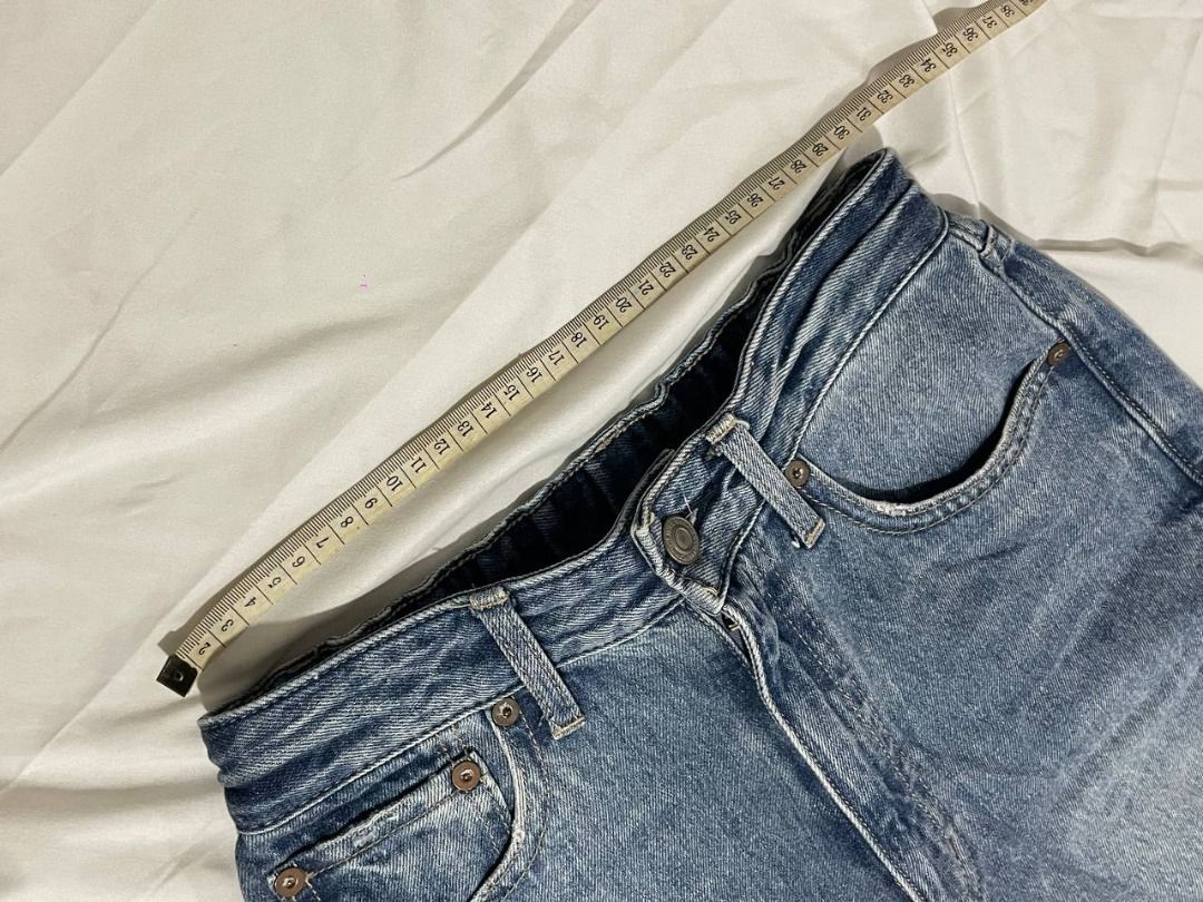 [JAPAN BOUGHT] Blue Denim Jeans (Category: Jeans) located in Caloocan City. Submitted by keenpenguin_1d6e5f (Listing ID 1460757103, Image 2). Description: JAPAN BOUGHT BLUE DENIM JEANS - Classic blue denim jeans - High-waisted style - Straight leg fit - Perfect for everyday wear - Measurements available in photos LOCATION: BACOOR DELIVERY: SHOULDERED BY BUYER.