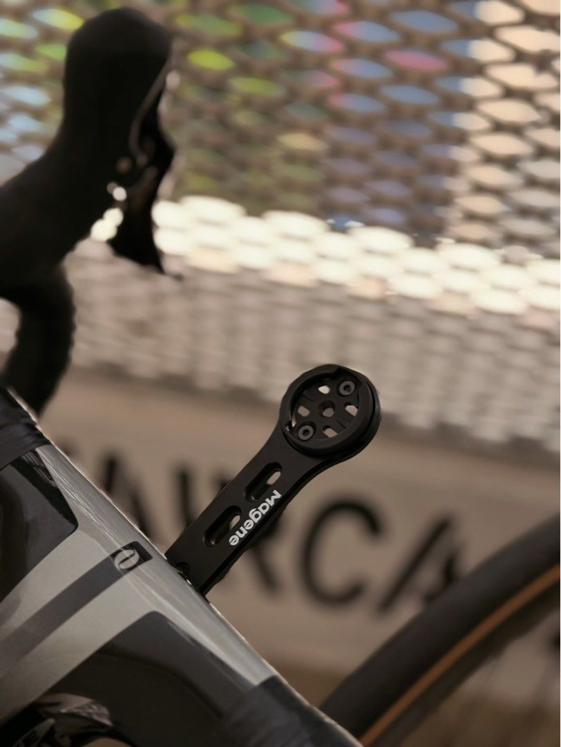 Java fuoco roadbike (Category: Bicycles) located in Singapore. Submitted by sig_ma_male (Listing ID 1460765758, Image 4). Description: Price is negotiable , bike was recently serviced full carbon java fuoco size 48 decaf ariete integrated cockpit ultegra crank shimano 105 shifters shimano 105 groupset kmc sl speed chain(chain snapped,will replace soon with better chain) carbon speedo mount carbon java seatpost fizik bw saddle (extra accessories) 
