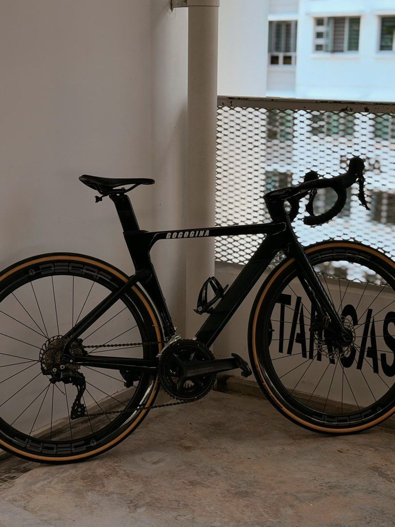 Java fuoco roadbike (Category: Bicycles) located in Singapore. Submitted by sig_ma_male (Listing ID 1460765758, Image 1). Description: Price is negotiable , bike was recently serviced full carbon java fuoco size 48 decaf ariete integrated cockpit ultegra crank shimano 105 shifters shimano 105 groupset kmc sl speed chain(chain snapped,will replace soon with better chain) carbon speedo mount carbon java seatpost fizik bw saddle (extra accessories) 