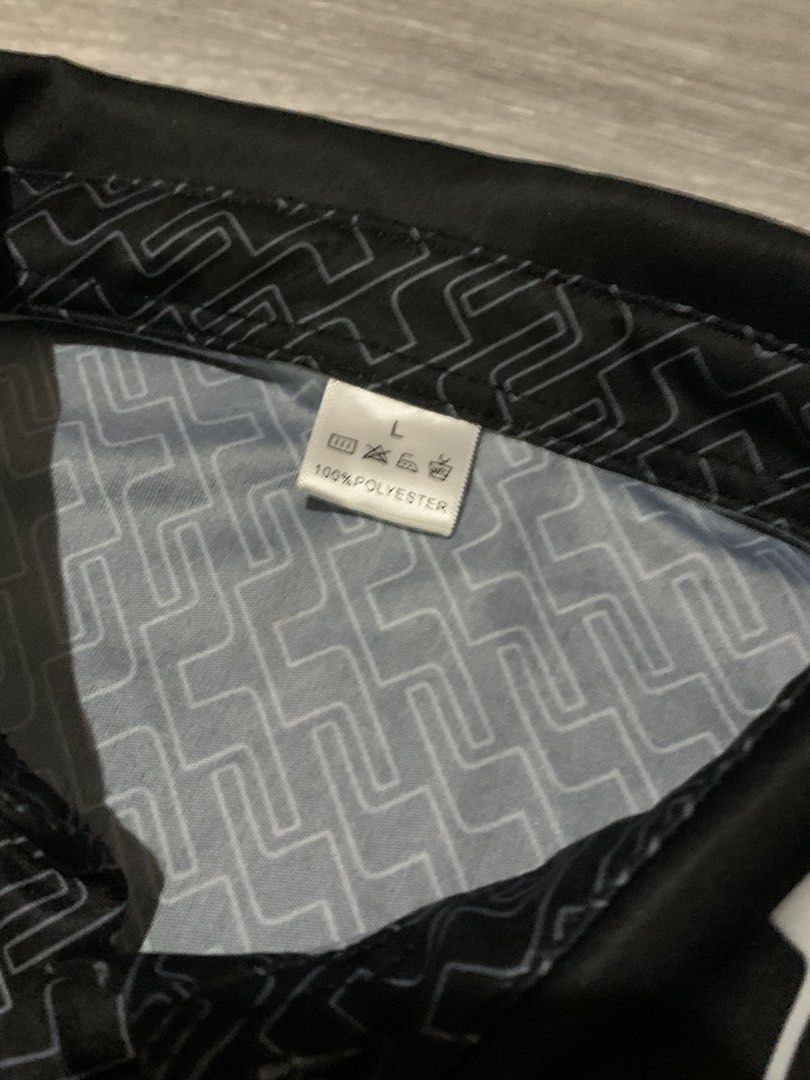 j.lindberg Polo Shirt (Category: Activewear) located in Makati City. Submitted by bastiolarteee (Listing ID 1460868724, Image 2). Description: .